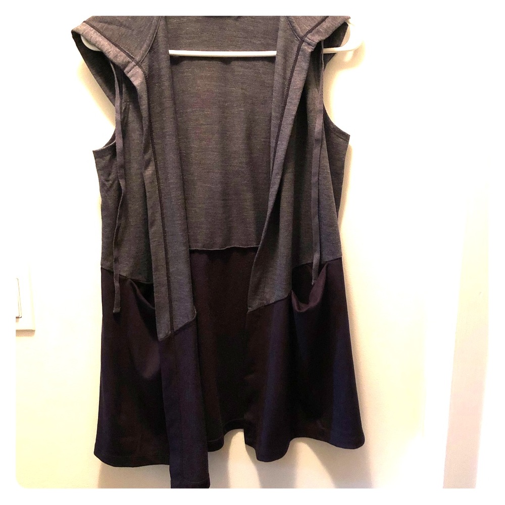 LOGO Hooded Vest